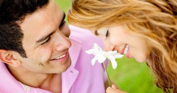 online dating advice - Flirting requires a bit of practice, to become a master in this subtle art