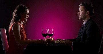 Online dating tips - Dinner in the dark allows you to activate senses, allowing the guests an unforgettable experience