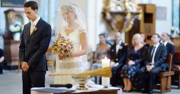 Attending a church wedding requires a bit of tact from attending guests, online magazines uk advise