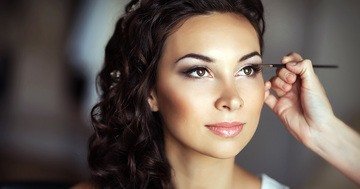 Perfect wedding makeup matching the choice of dresses for weddings is best left to the professionals