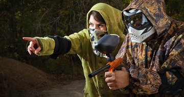 A date on a paintball field may be a beginning of a wonderful adventure for both of you- here our online dating tips