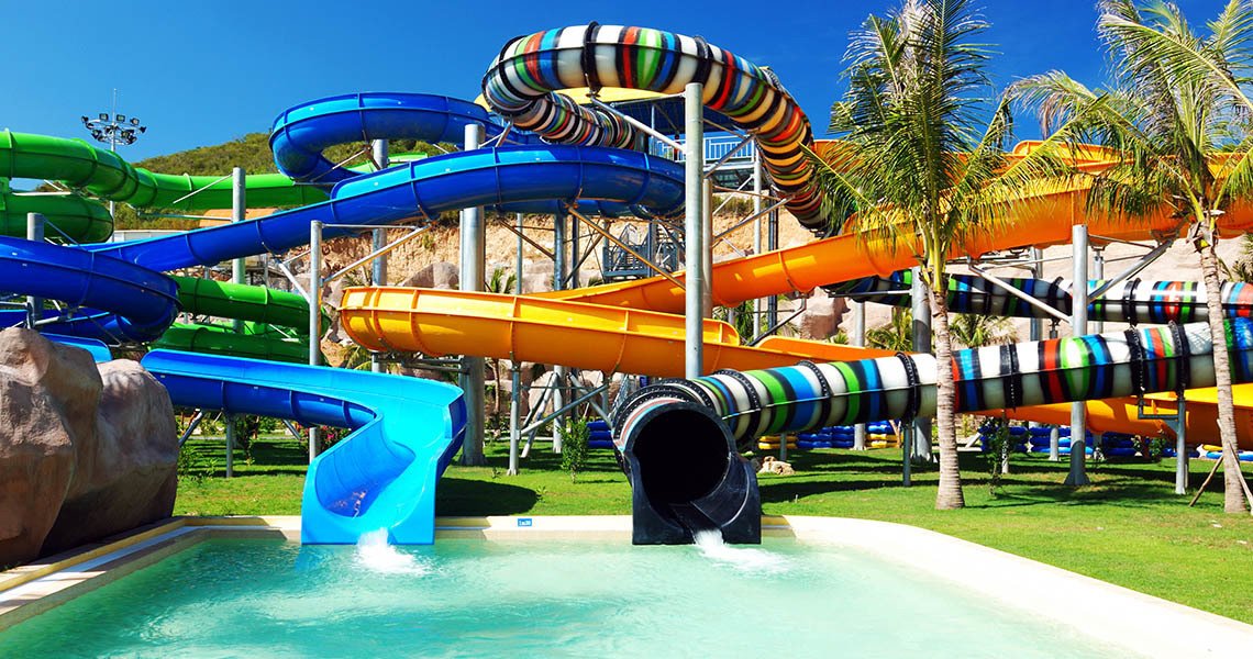 A date in a water park will show that you're a fun person, Bien Magazine advises