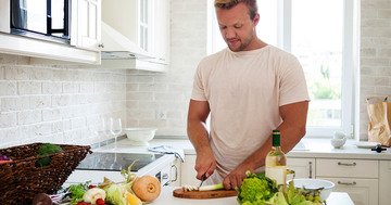 relationship tips for men, women find men who like to cook very desirable.